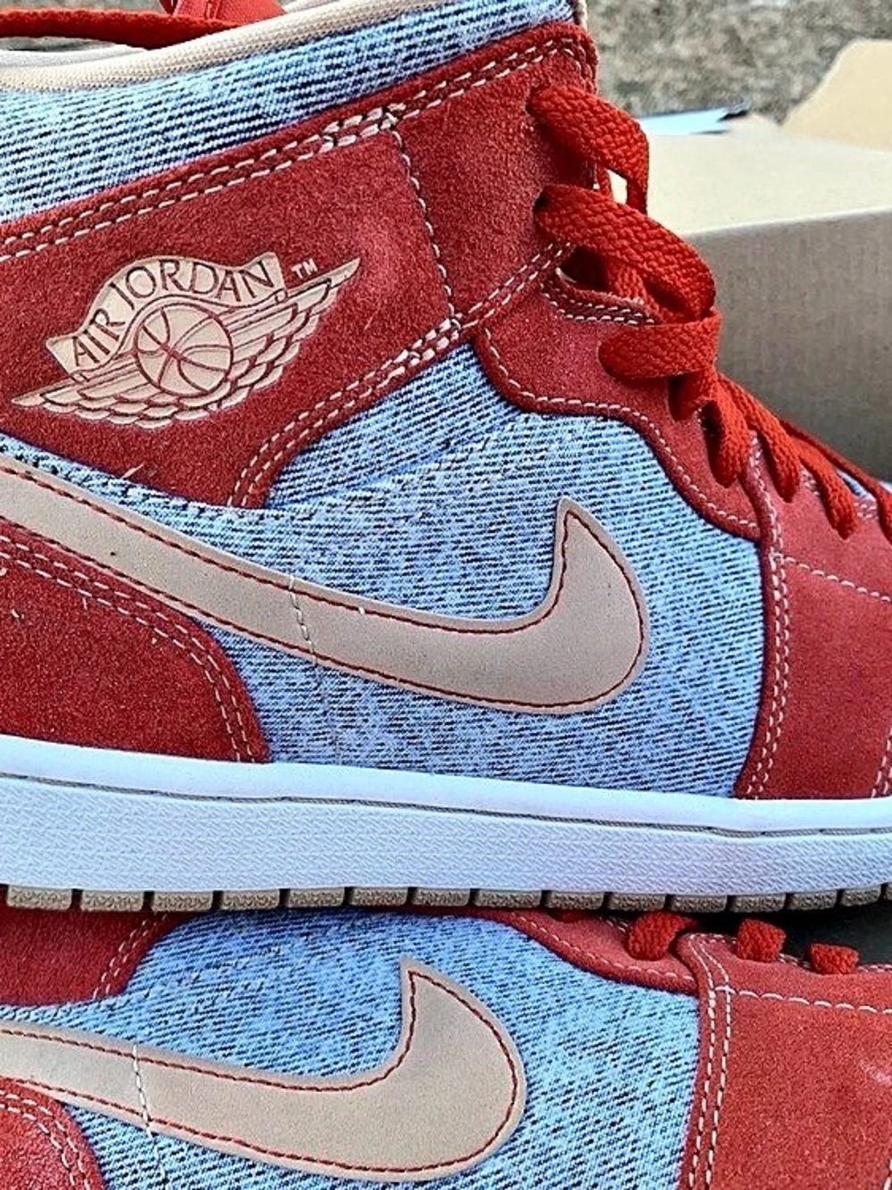 Jordan Air Jordan 1 Retro High OG High Top Sneakers in Red & Blue US 11 Like New
